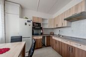 Byt 3+1 70 m2 se zasklenou lodžií a sklepní kójí, Průběžná, Milovice, cena 3290000 CZK / objekt, nabízí 