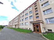 Pronájem bytu 3+1/ lodžie, 62 m2, zv. přízemí, panel, cena 14000 CZK / objekt / měsíc, nabízí 